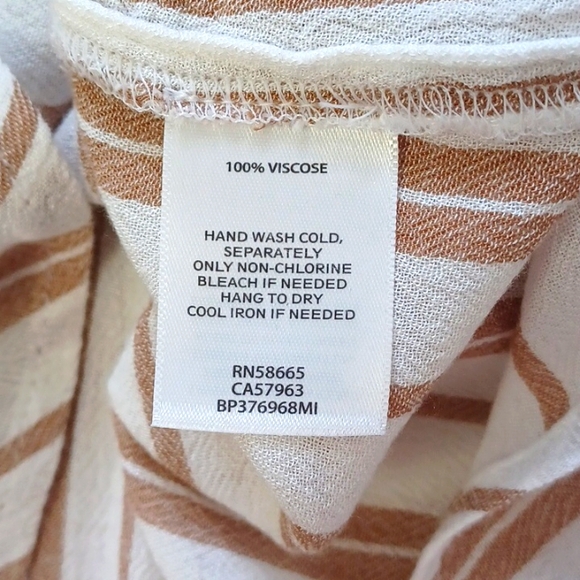 BP  Collared Button Down  Loose Fitting 100% Viscose Lt. Brown/White W-S Shirt - Picture 7 of 7